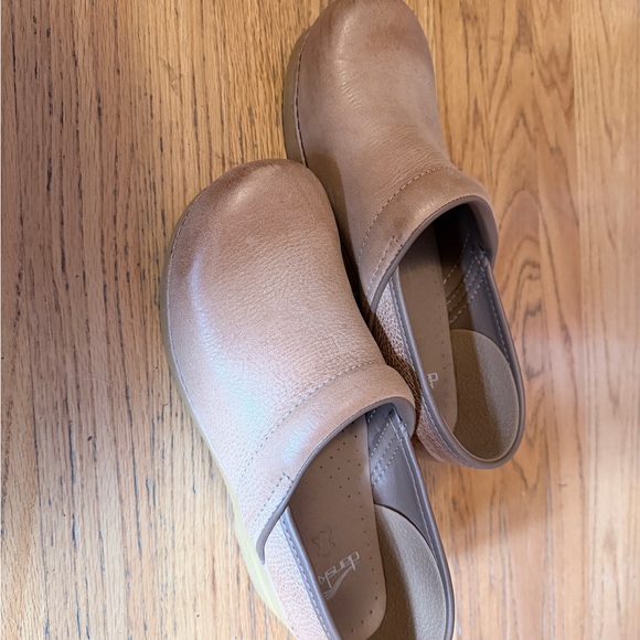 Dansko Professional Clogs- 41 - Picture 4 of 5